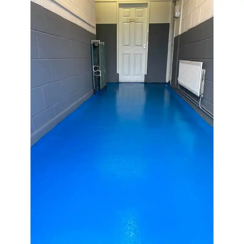 Garage Floor Paint mod blue in use
